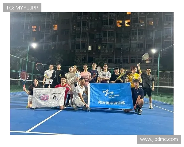 上海网球队成长之路：从青涩少年到网球精英的奋斗历程