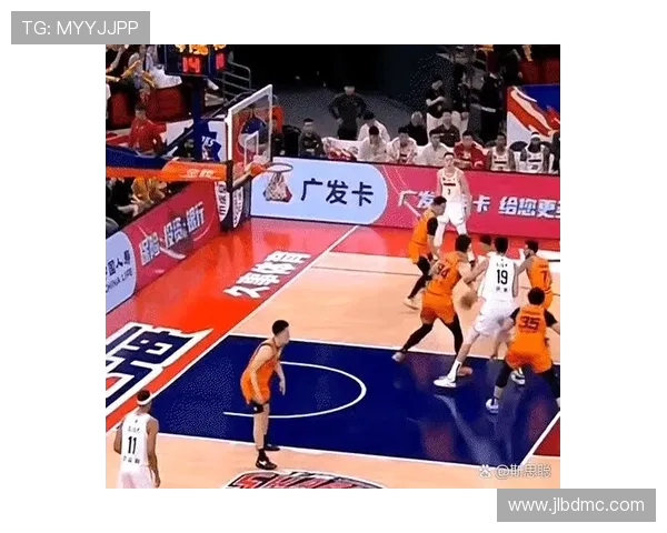上海篮球队的节奏变革引发热议球迷期待新战术带来的精彩表现